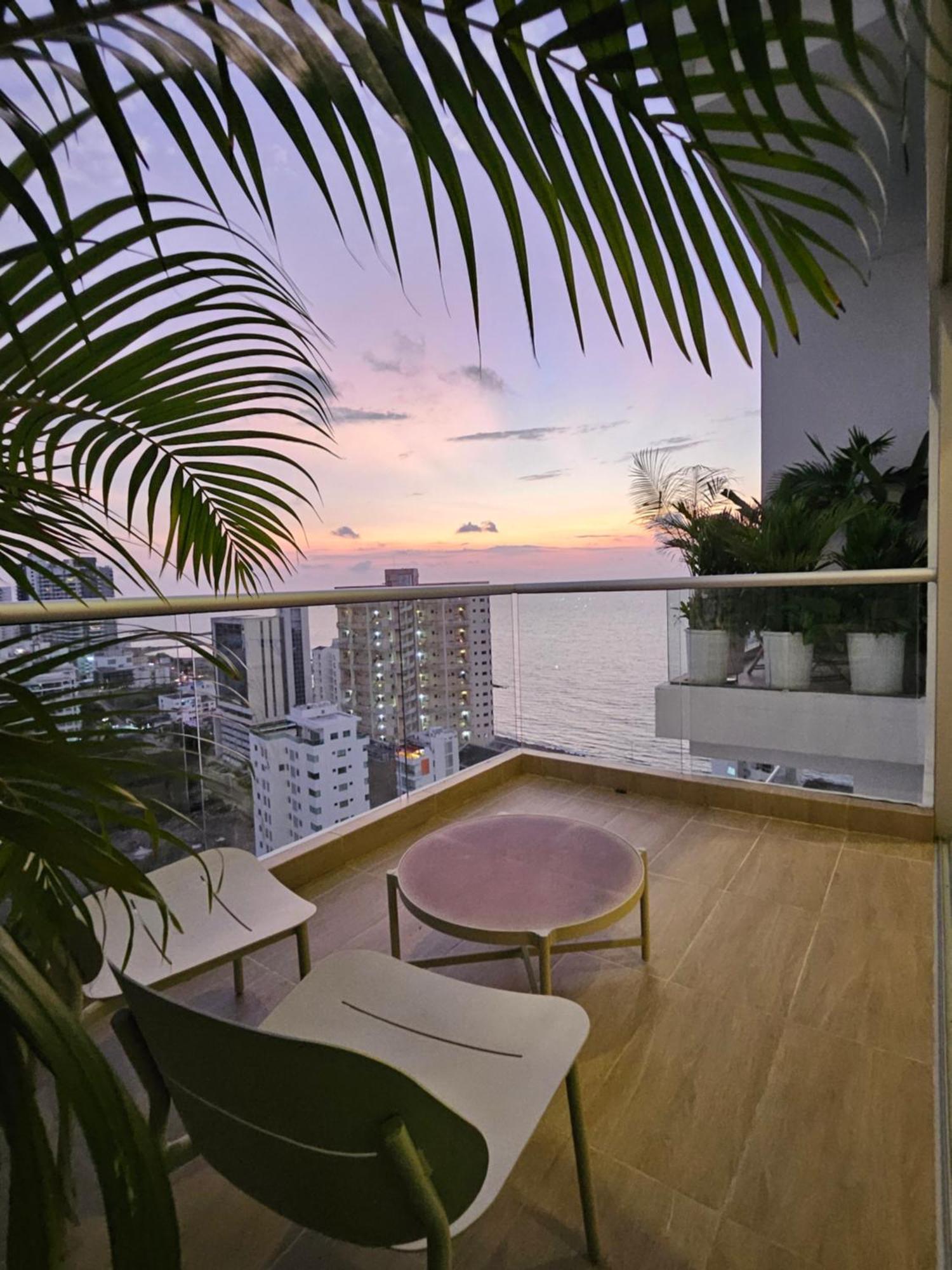 Duplex De Lujo Nuevo Con Vista Increible Al Centro Y La Playa *