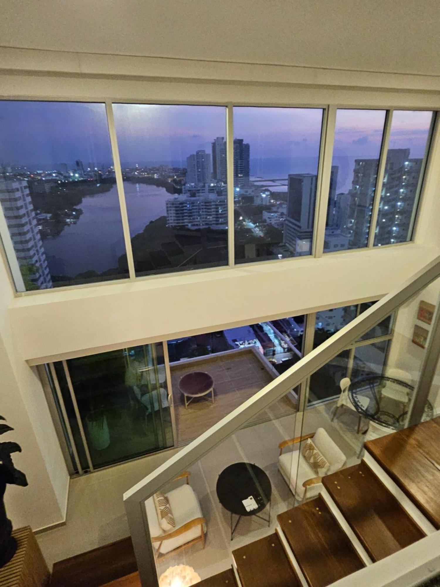 Duplex De Lujo Nuevo Con Vista Increible Al Centro Y La Playa * Cartagena