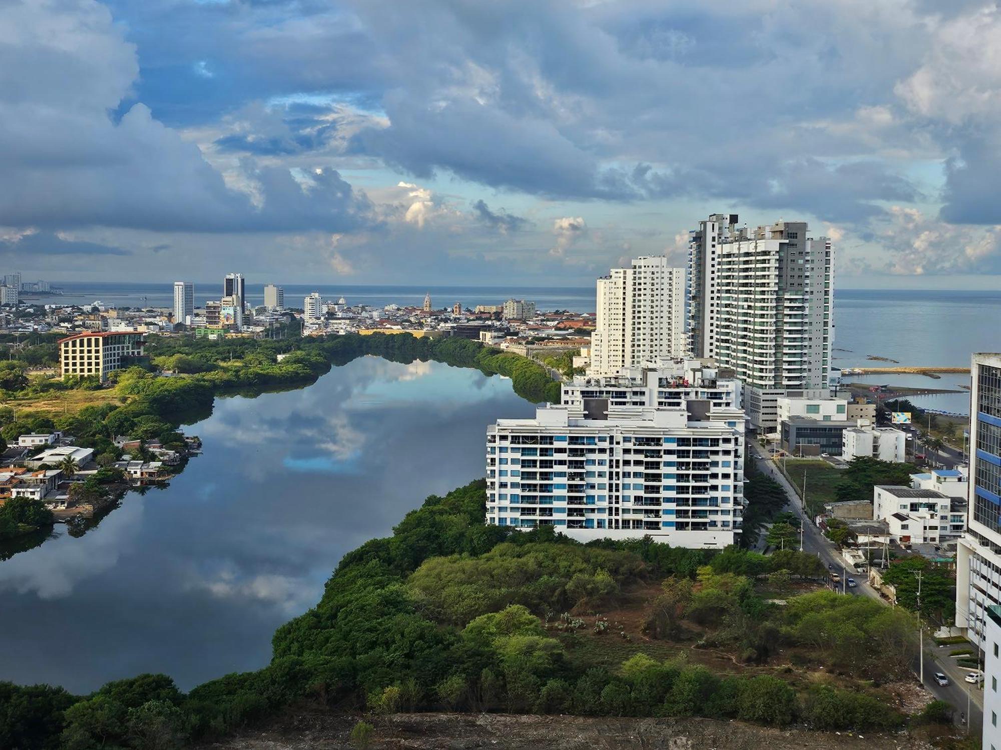 Duplex De Lujo Nuevo Con Vista Increible Al Centro Y La Playa Cartagena